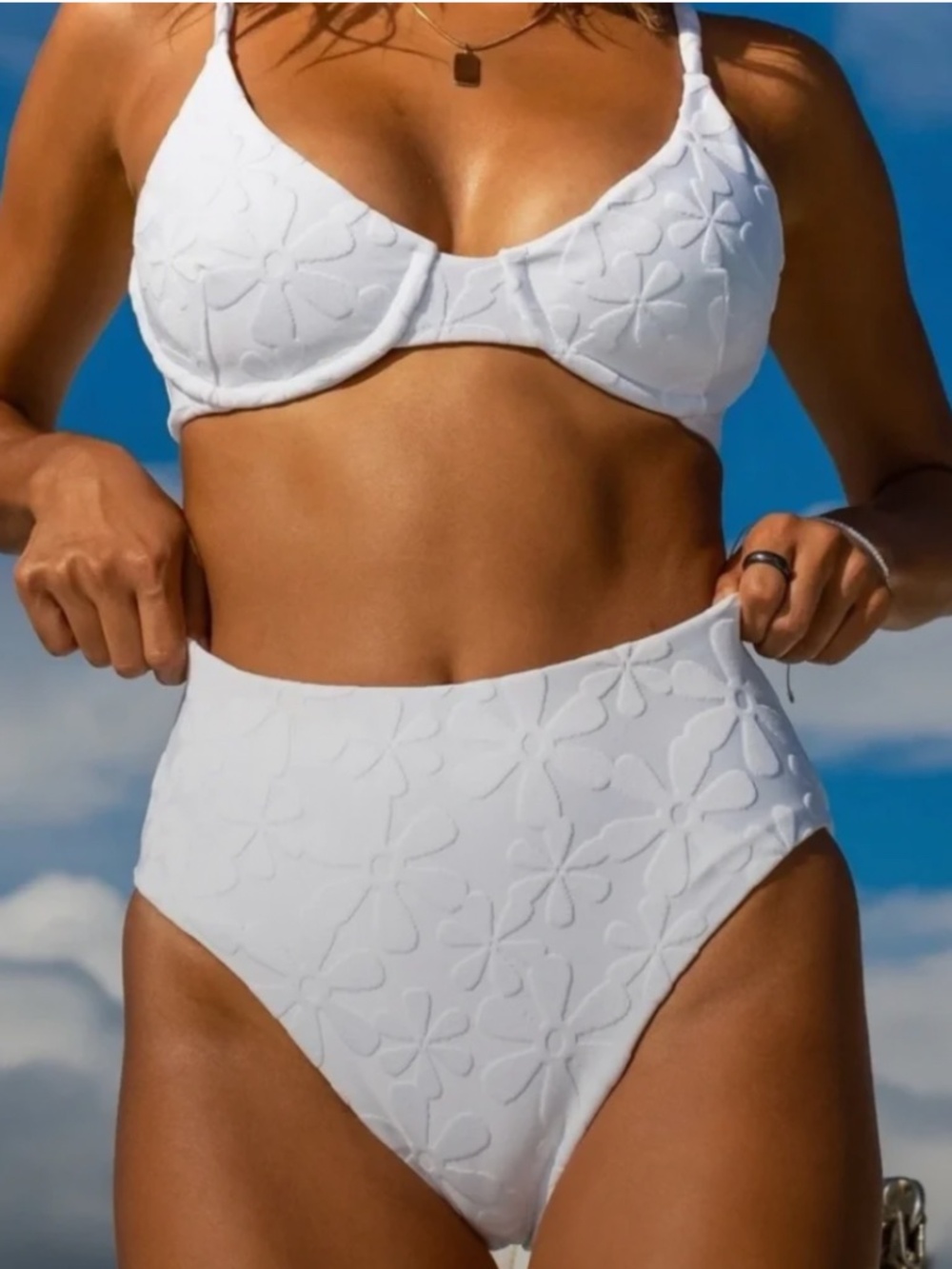 Kenny Flowers Watercolors Ivory Floral Textured Bikini Set – Size Large